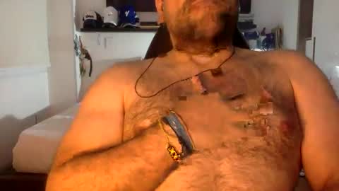 Snapshot of mbotve chatting on 04-19-26, 11:40 VzlaMan online show from 04-19-26, 11:40