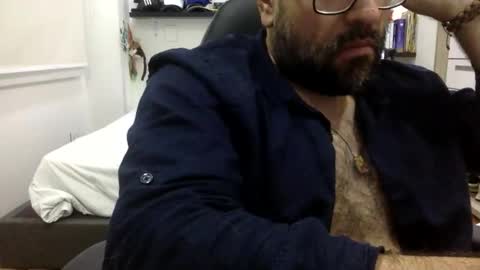 Snapshot of mbotve chatting on 05-04-26, 03:57 VzlaMan online show from 05-04-26, 03:57