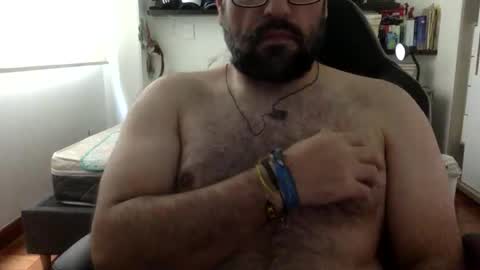 Snapshot of mbotve chatting on 05-04-26, 06:15 VzlaMan online show from 05-04-26, 06:15