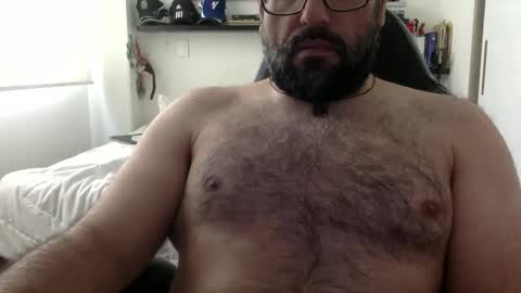 Snapshot of mbotve chatting on 05-06-26, 03:28 VzlaMan online show from 05-06-26, 03:28