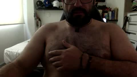 Snapshot of mbotve chatting on 05-09-26, 01:27 VzlaMan online show from 05-09-26, 01:27