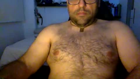 Snapshot of mbotve chatting on 05-19-26, 11:22 VzlaMan online show from 05-19-26, 11:22