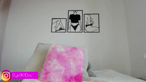 Snapshot of mcdonald_ellie chatting on 10-28-25, 08:11 Ellie online show from 10-28-25, 08:11