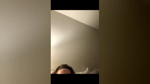 Snapshot of mchimeno89 chatting on 01-11-26, 02:55 Yoyoyobaby online show from 01-11-26, 02:55