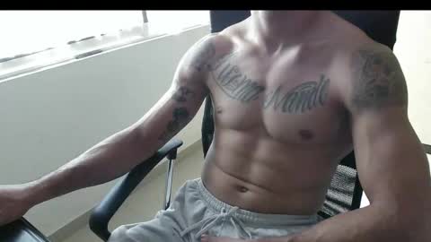 Snapshot of mckanna chatting on 01-08-26, 02:30 mckanna online show from 01-08-26, 02:30