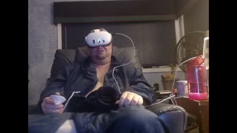 Snapshot of mckhero chatting on 12-14-24, 12:11 Sean online show from 12-14-24, 12:11