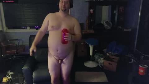 Snapshot of mckhero chatting on 12-22-24, 05:12 Sean online show from 12-22-24, 05:12