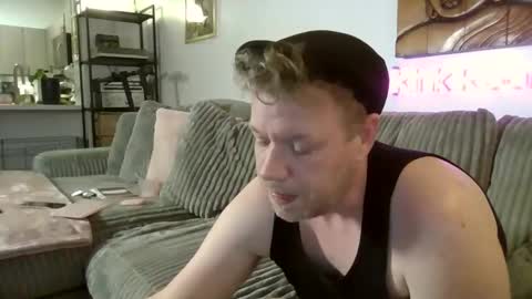 me2283 online show from 02-27-25, 01:48