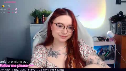 Snapshot of me_hanna chatting on 10-22-25, 01:17 Hanna online show from 10-22-25, 01:17