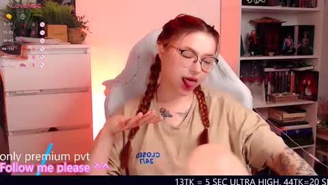 Snapshot of me_hanna chatting on 11-14-25, 10:29 Hanna online show from 11-14-25, 10:29