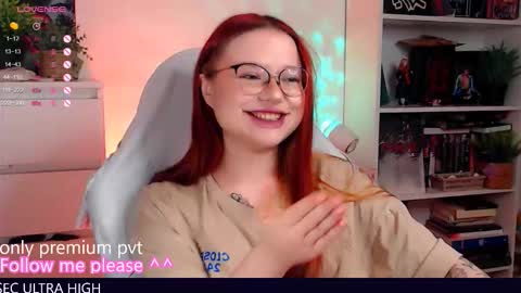 Snapshot of me_hanna chatting on 11-17-25, 10:26 Hanna online show from 11-17-25, 10:26