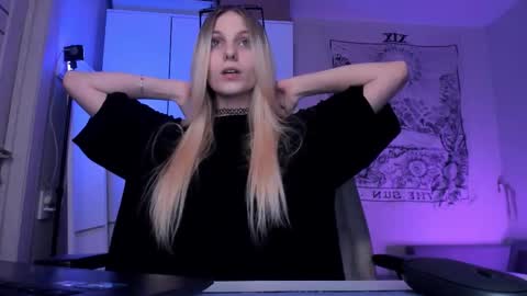 Anna online show from 01-15-26, 03:22