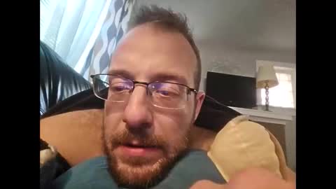 Snapshot of meatinyourgrill chatting on 10-22-25, 08:30 meatinyourgrill online show from 10-22-25, 08:30