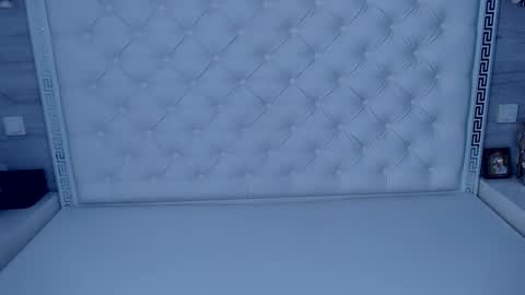 Medeea Bee online show from 10-04-25, 03:04