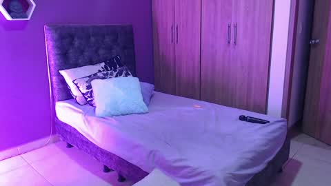 medelyn  Instagram mady evans13 online show from 01-31-25, 11:03