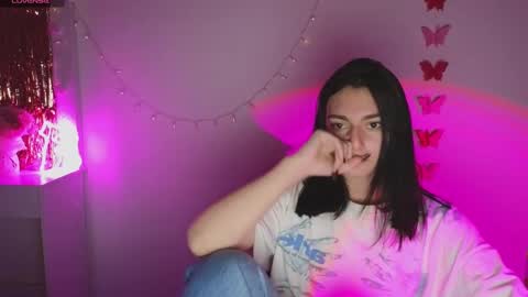 Snapshot of medina_andress chatting on 03-07-25, 10:21 Dina online show from 03-07-25, 10:21