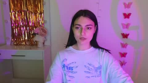 Snapshot of medina_andress chatting on 03-09-25, 04:22 Dina online show from 03-09-25, 04:22