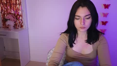 Snapshot of medina_andress chatting on 03-10-25, 06:56 Dina online show from 03-10-25, 06:56