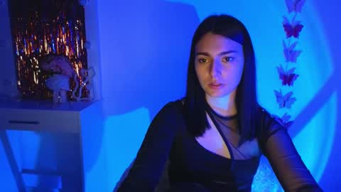 Snapshot of medina_andress chatting on 03-12-25, 04:24 Dina online show from 03-12-25, 04:24