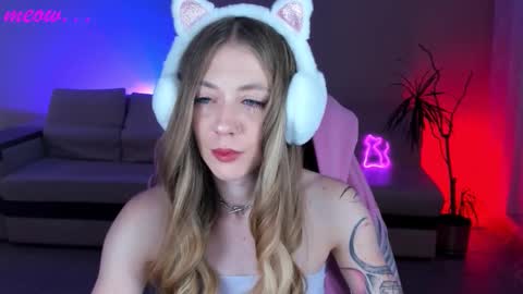 Sweet Meow nonude online show from 11-21-25, 05:06