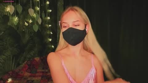 meeeewmeeeeow online show from 11-27-25, 09:28