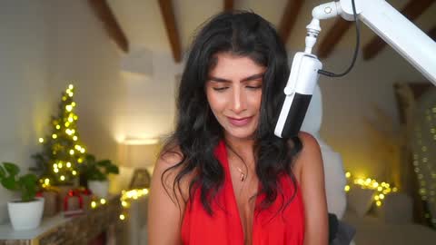 Andrea  online show from 12-31-24, 08:34