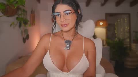 Andrea  online show from 11-26-25, 06:53