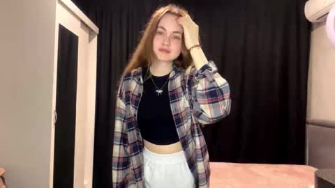 Snapshot of meehunte chatting on 11-26-25, 03:13 Olivia online show from 11-26-25, 03:13