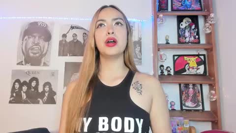 Snapshot of meeowlody chatting on 10-27-25, 09:19 Emily online show from 10-27-25, 09:19