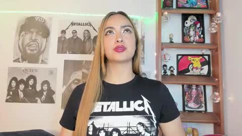 Snapshot of meeowlody chatting on 11-05-25, 09:26 Emily online show from 11-05-25, 09:26