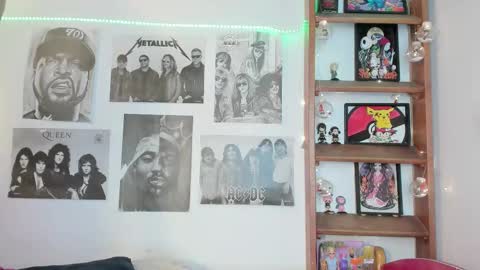 Snapshot of meeowlody chatting on 11-12-25, 10:20 Emily online show from 11-12-25, 10:20