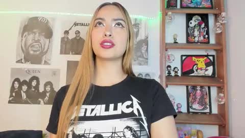 Snapshot of meeowlody chatting on 11-19-25, 11:16 Emily online show from 11-19-25, 11:16