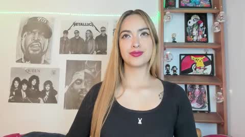 Snapshot of meeowlody chatting on 11-26-25, 11:17 Emily online show from 11-26-25, 11:17