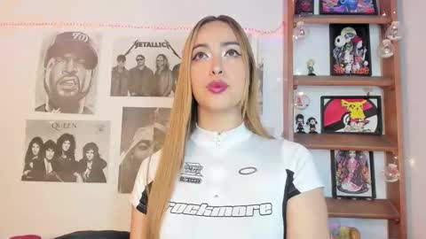 Snapshot of meeowlody chatting on 11-30-25, 12:58 Emily online show from 11-30-25, 12:58