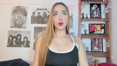 Snapshot of meeowlody chatting on 12-15-25, 11:31 Emily online show from 12-15-25, 11:31