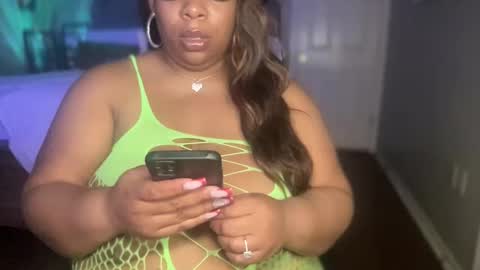 Snapshot of meetsouthernpeach chatting on 12-23-24, 03:40 Southern Peach online show from 12-23-24, 03:40