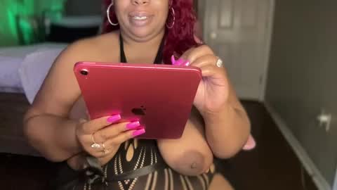 Snapshot of meetsouthernpeach chatting on 01-01-25, 05:22 Southern Peach online show from 01-01-25, 05:22