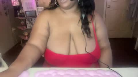 Snapshot of meetsouthernpeach chatting on 02-18-25, 08:25 Southern Peach online show from 02-18-25, 08:25