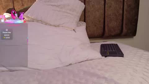 Megan  online show from 10-09-25, 07:50