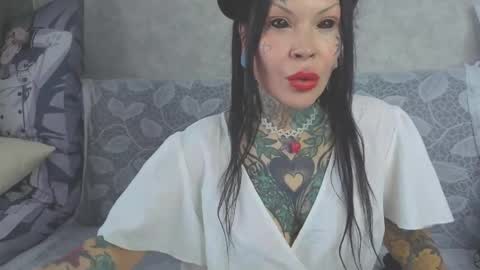 Snapshot of megan_blackmoon chatting on 05-31-26, 10:22 Helena Tuman online show from 05-31-26, 10:22