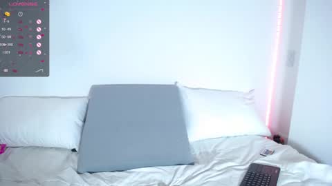 Snapshot of megan_bluee_ chatting on 12-11-24, 03:26 Megan Bluee online show from 12-11-24, 03:26