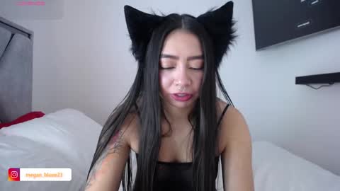 Snapshot of megan_bluee_ chatting on 09-08-25, 03:00 Megan Bluee online show from 09-08-25, 03:00