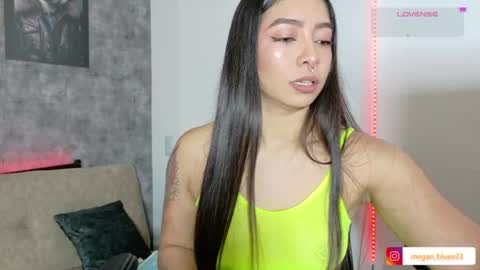 Snapshot of megan_bluee_ chatting on 07-10-26, 07:38 Megan Bluee online show from 07-10-26, 07:38