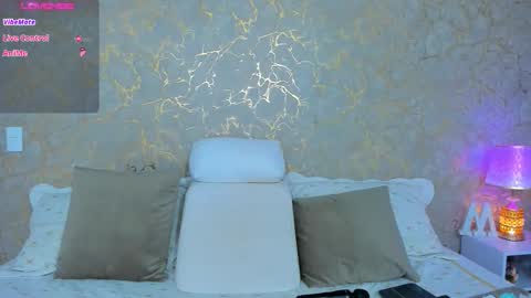 Snapshot of megan_clarck_ chatting on 10-30-25, 02:24 Puedes llamarme angy online show from 10-30-25, 02:24