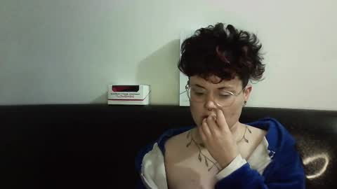 Megan and sophi online show from 03-12-25, 06:18