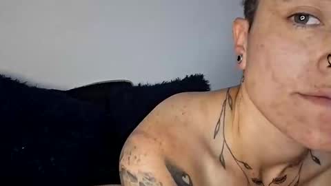 Megan and sophi online show from 09-15-25, 07:41