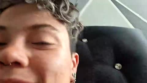 Megan and sophi online show from 10-16-25, 12:17