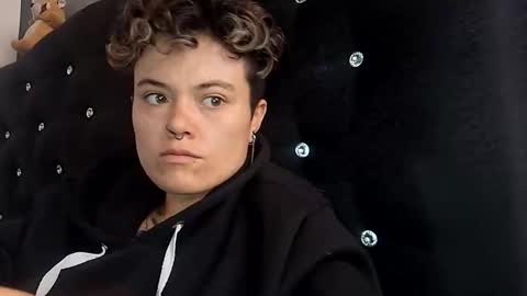 Megan and sophi online show from 11-04-25, 03:33