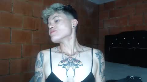 Megan and sophi online show from 04-11-26, 08:18