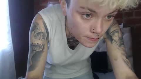 Megan and sophi online show from 05-19-26, 02:01